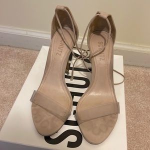 Worn once for graduation. Was outside in grass.